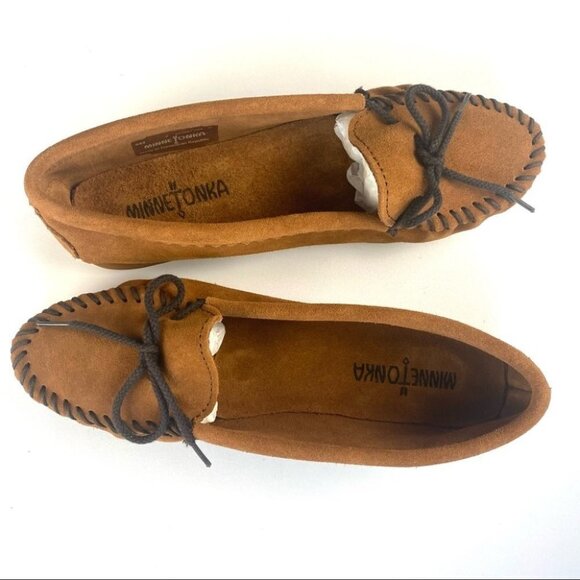 MINNETONKA Brown Suede Skimmer Moccasins - Picture 1 of 10